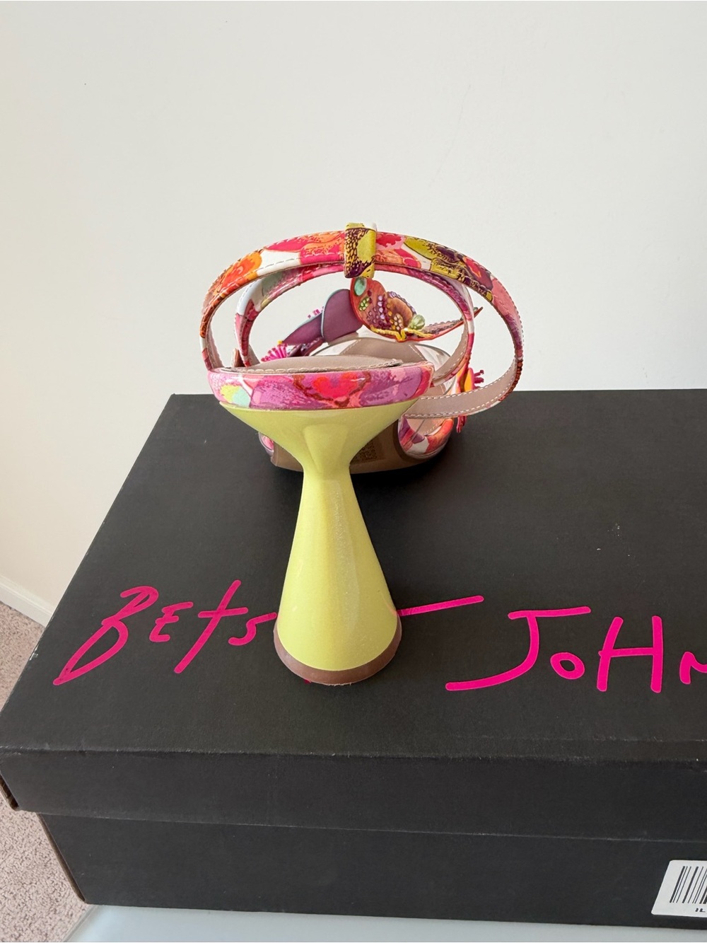 Betsey Johnson colorful Floral Appliqué pointed toe block Heels - Picture 10 of 14